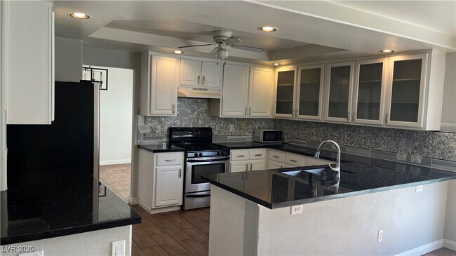 Building Photo - 537 Fiddlehead Ave