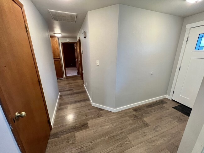Building Photo - 1713 Tara Cir