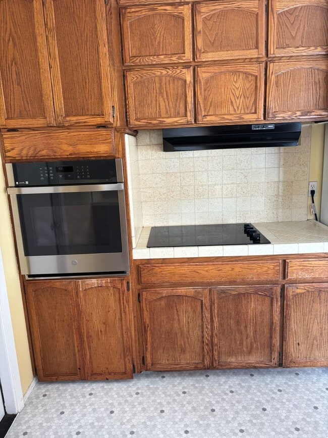 Building Photo - 4 bedroom 2 bath upper west side