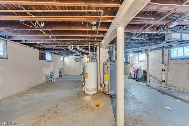 Building Photo - 9609 Sladden Ave