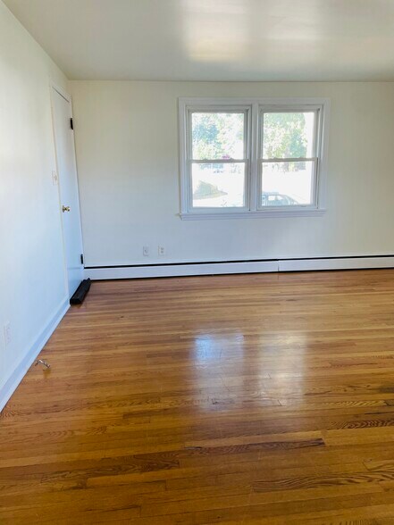 Building Photo - 29 Lannen St