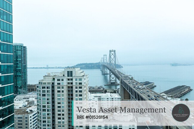 Building Photo - Luxurious High-Rise Living with Iconic San Francisco Views