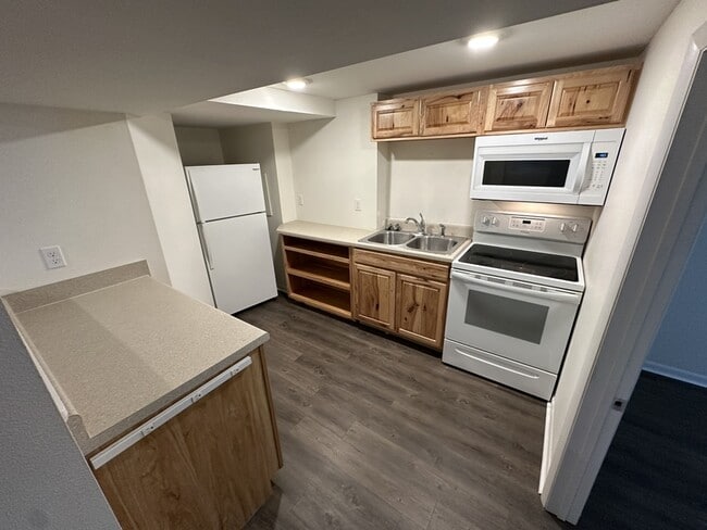 Building Photo - 116 Shepard St