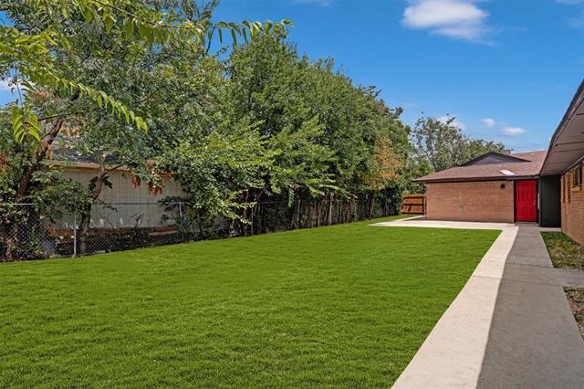 Building Photo - 1842 Hood St