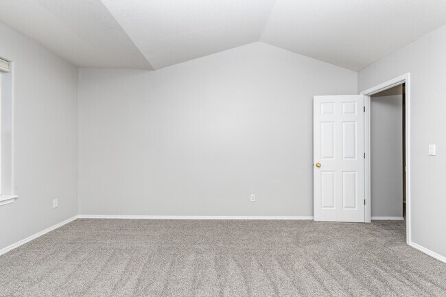 Building Photo - 2851 Cleveland Ave NW