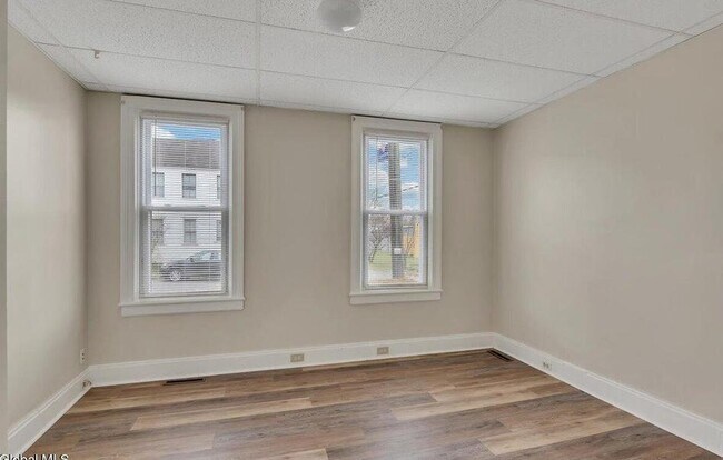 Building Photo - 39 111th St