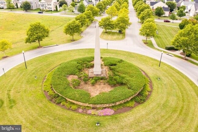 Building Photo - 240 Davis St