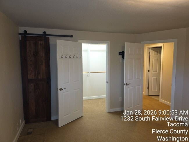 Building Photo - View home North Tacoma - 3 bedroom, 3.5 bathroom, 6 car garage - Available NOW!!!