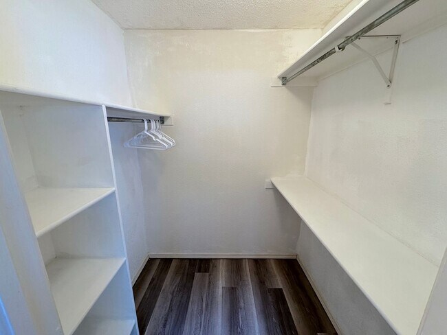 Building Photo - East El Paso Split Tri-Level 3 bed/2 bath Refrig A/C with bonus loft!
