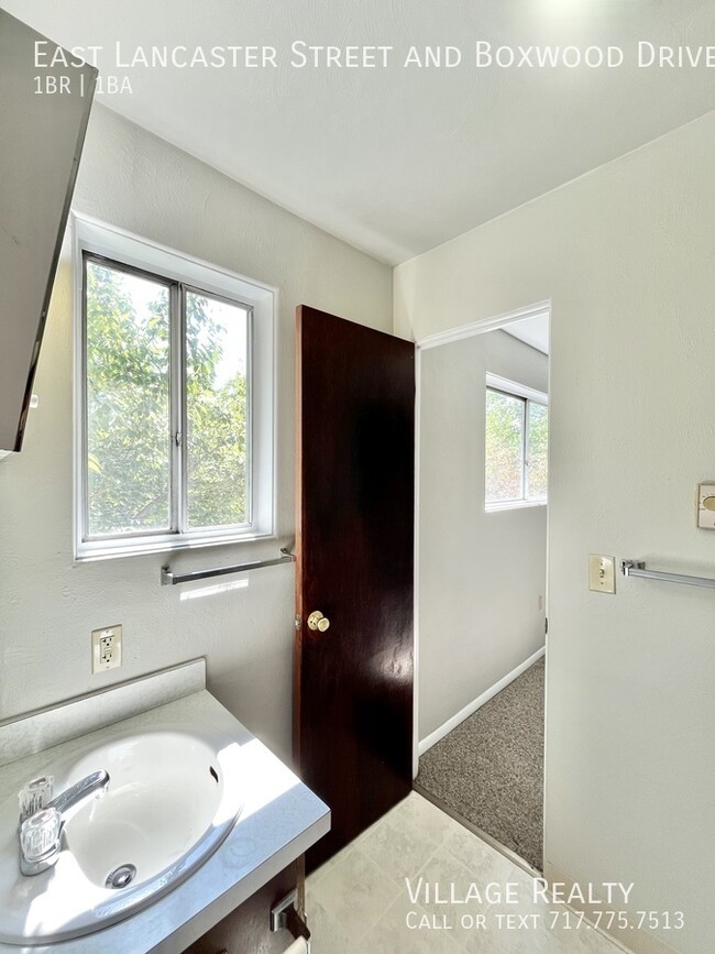 Building Photo - Budget-friendly 1-Bed w/ On-Site Laundry &...