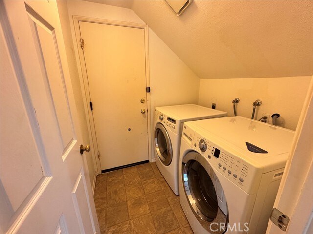 Building Photo - 21605 Bluebell Ct