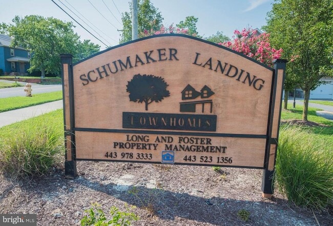 Building Photo - 420 Parkview Ct