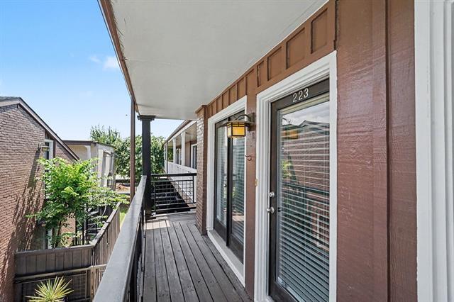 Building Photo - 5926 Sandhurst Ln