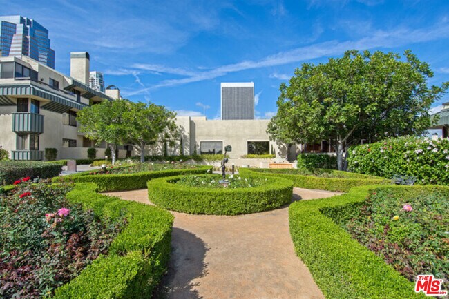 Building Photo - 2224 Century Hill