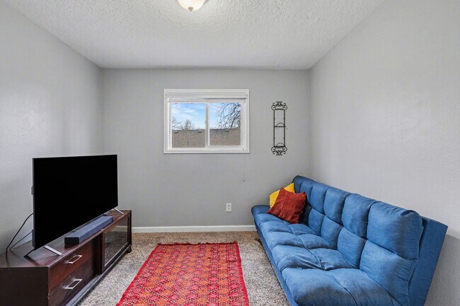Building Photo - Updated 3-Bedroom Condo Near Downtown Fort Collins!