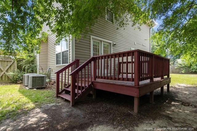 Building Photo - 1600 Silver Ridge Ct