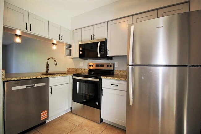 Building Photo - 2520 Lancien Ct