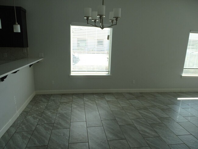 Building Photo - STYLISH EASTSIDE HOME