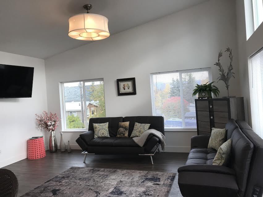 livingroom - 343 W 12th Ave