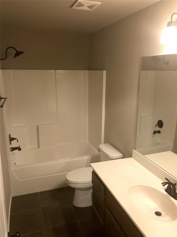 Building Photo - 12321 Edison Dr