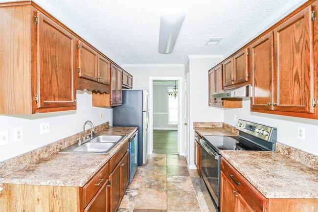 Building Photo - 5893 Pipers Green Ln