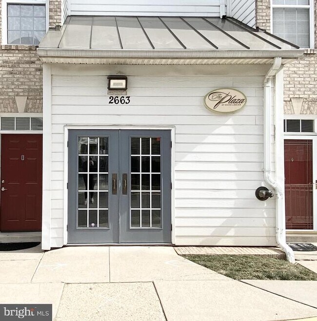 Building Photo - 2663 Manhattan Pl