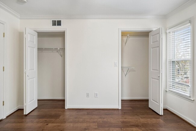 Building Photo - 219 Fairmont Ct