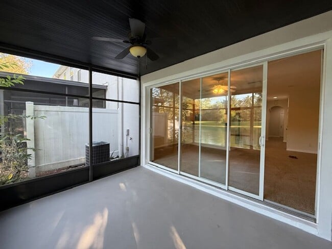 Building Photo - Beautiful 2-Bedroom Townhome with Loft and...