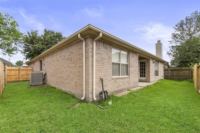 Building Photo - 2106 Ruffian Ln