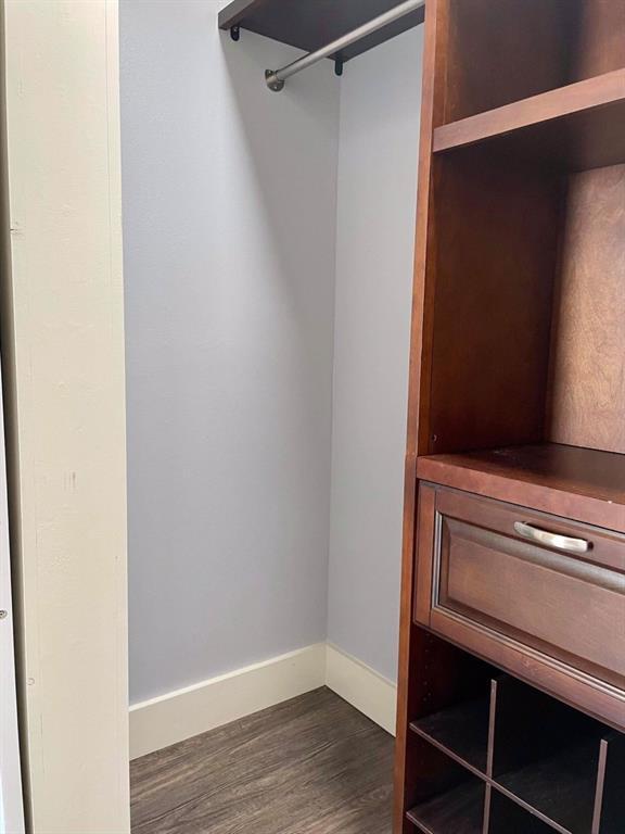 Building Photo - 903 N Valderas St