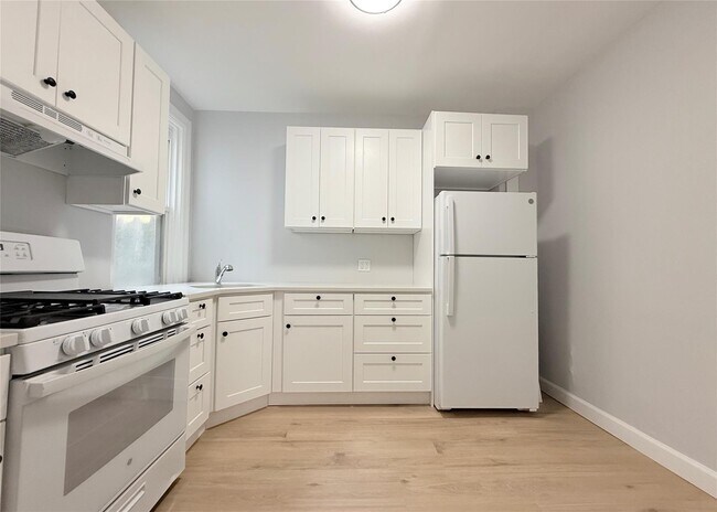 Building Photo - 230 Mamaroneck Ave