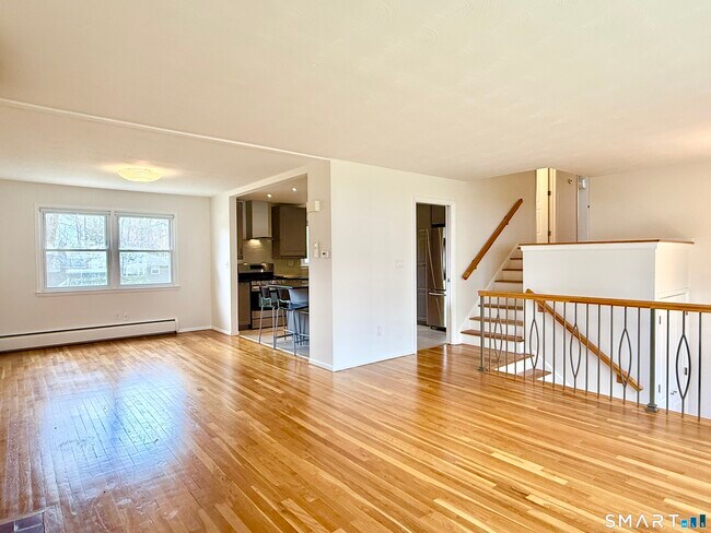 Building Photo - 47 Fuller Dr