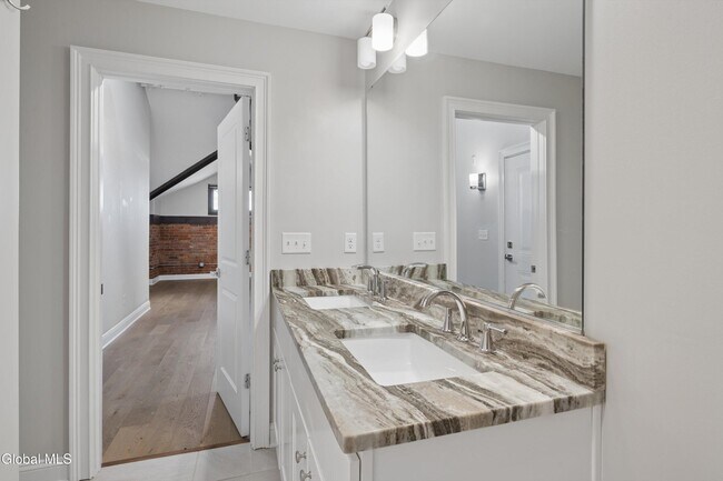 Building Photo - 77 Van Dam St