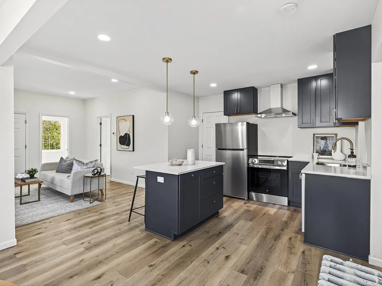 Building Photo - 1730 5th St NE