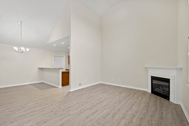 Building Photo - 73 Nicholas Dr