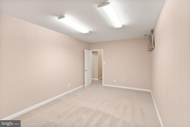 Building Photo - 943 Castle Rock Ln