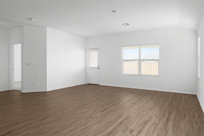 Building Photo - 325 Escondido Cir