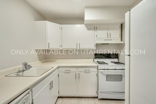 Building Photo - 249 S 700 E