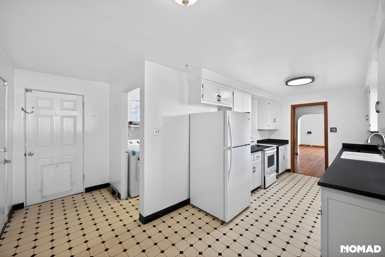 Building Photo - 6801 E 6th Ave