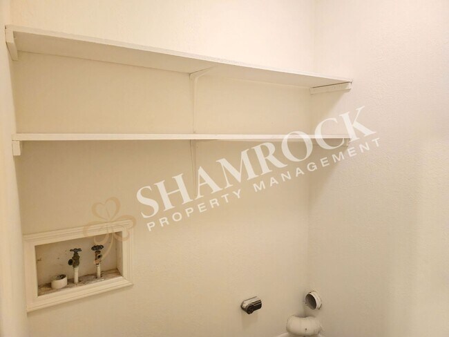 Building Photo - 3/2 Duplex in Waco ISD!