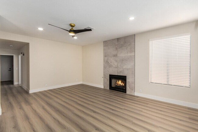 Building Photo - 1630 S Lemon