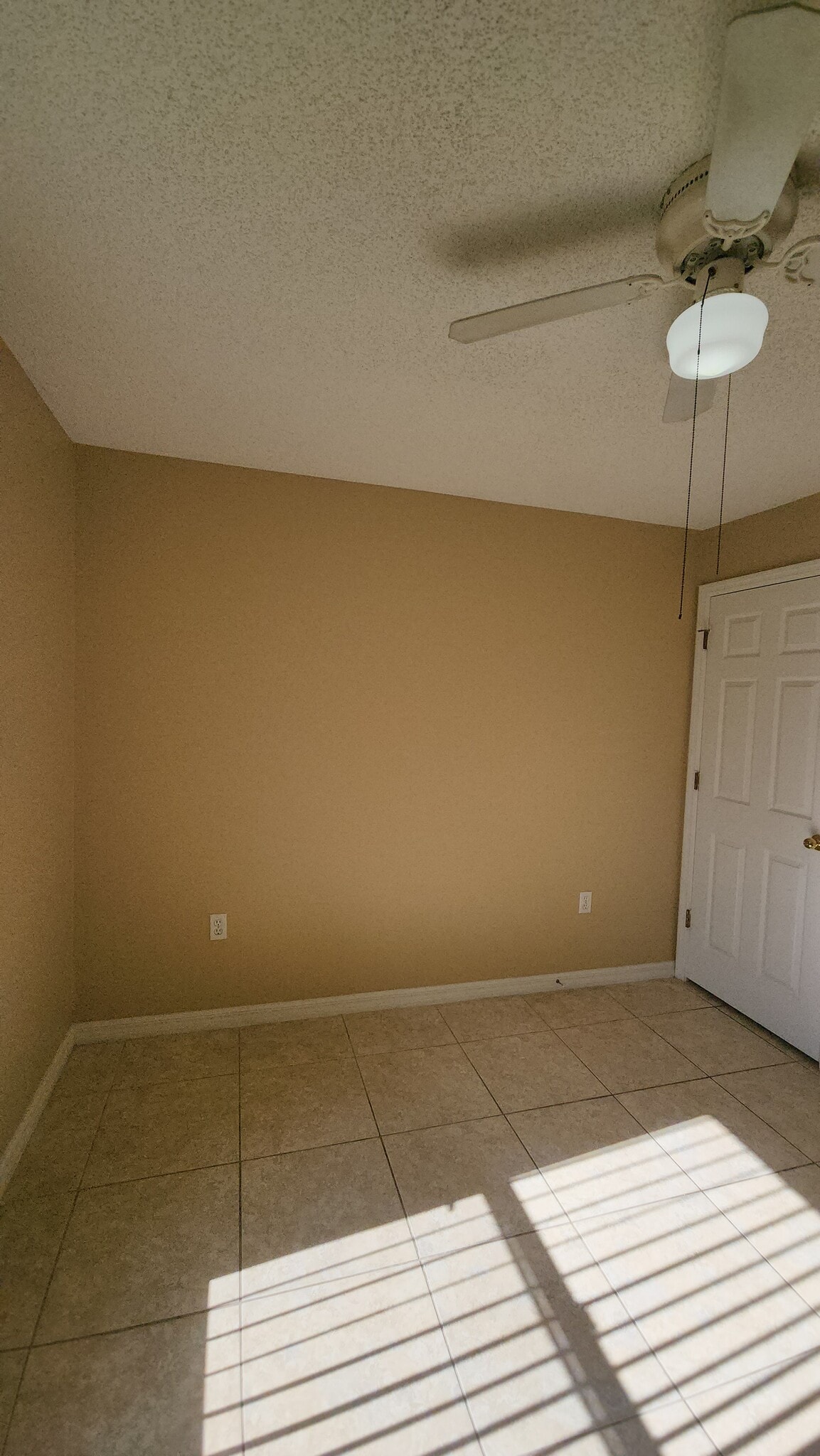3rd bedroom - 4100 Mendenwood Ln