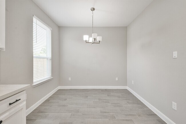 Building Photo - 7524 E Maxroy St