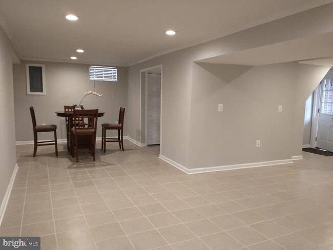 Primary Photo - 9707 E Light Dr