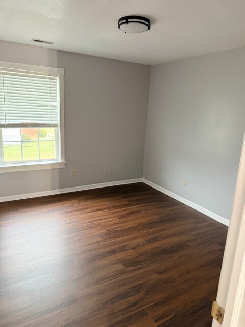 Building Photo - "Charming 4-Bed Oasis on Kidwell Court – Spacious Living with 2.5 Baths in Indianapolis!"