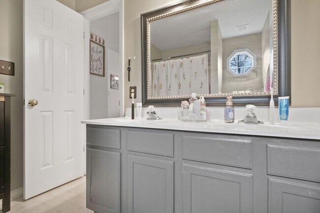 Building Photo - 4410 Caven Ct N