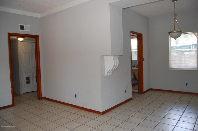 Building Photo - 1132 Whitlock Ave