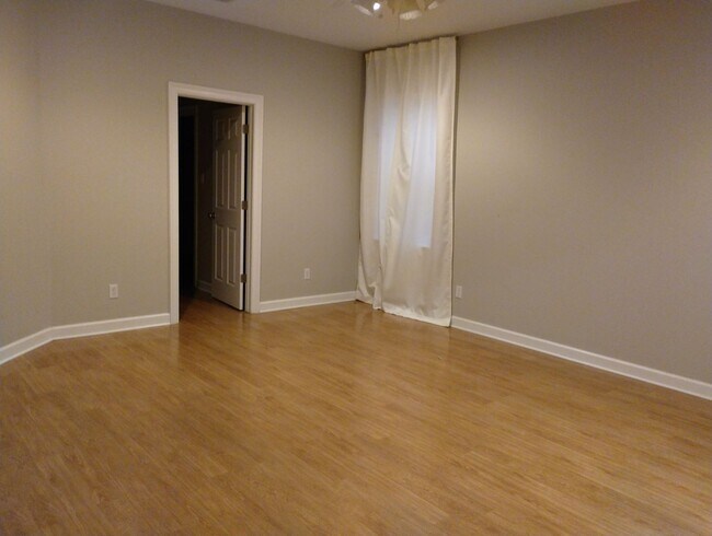 Building Photo - 292 Pershing Loftin Rd