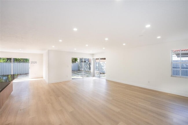 Building Photo - 13912 SW 103rd Ln