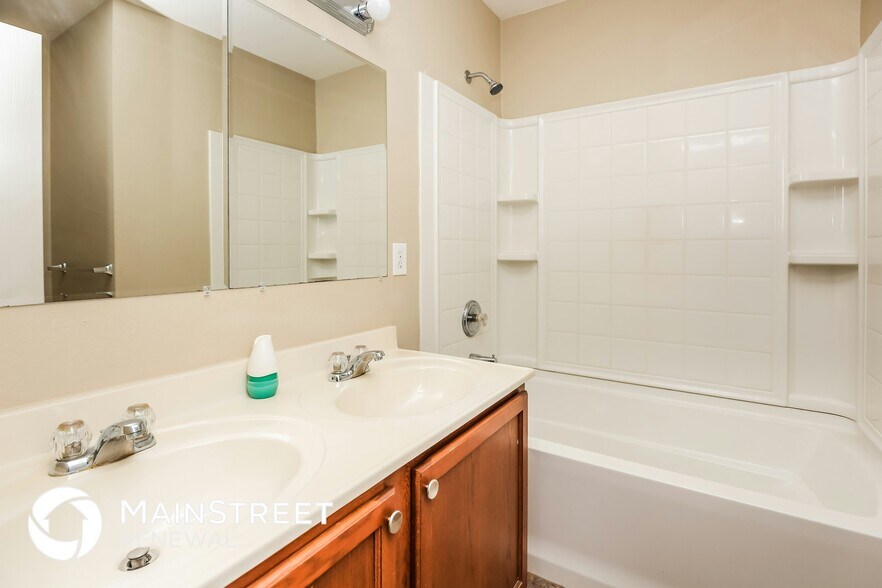 Building Photo - 1405 Krista Dr